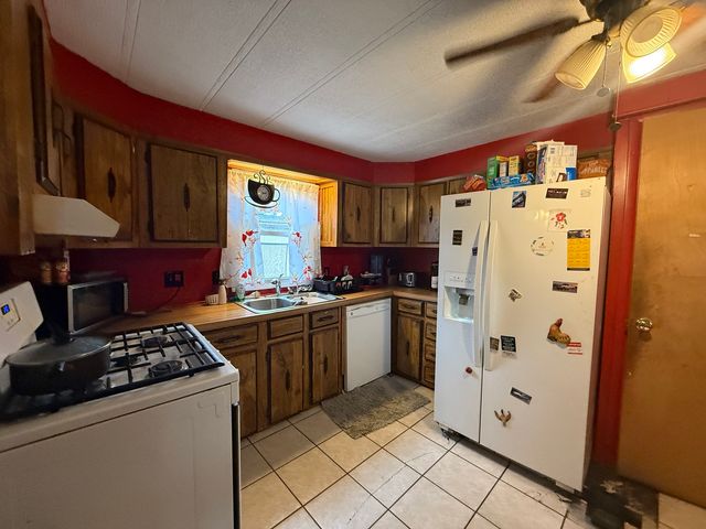 227 Blackthorn Road, Matteson, IL 60443