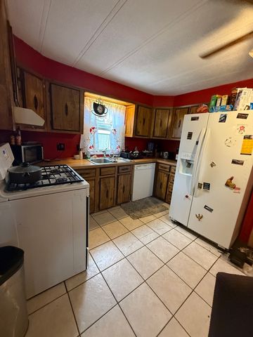 227 Blackthorn Road, Matteson, IL 60443