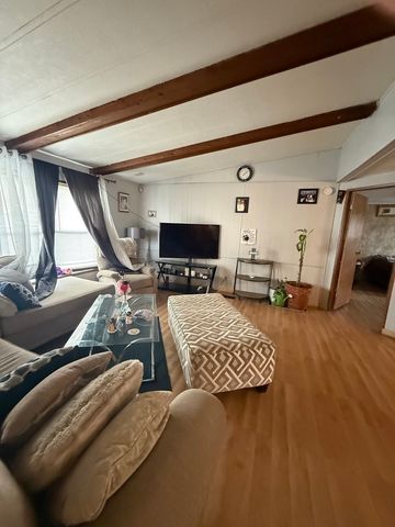 227 Blackthorn Road, Matteson, IL 60443