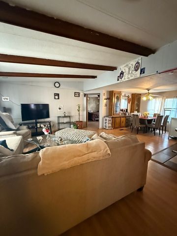 227 Blackthorn Road, Matteson, IL 60443