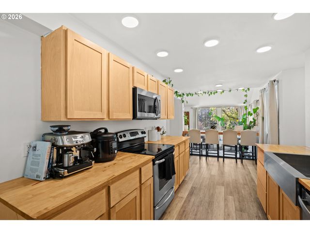 12330 Sw 60TH Ave, Portland, OR 97219