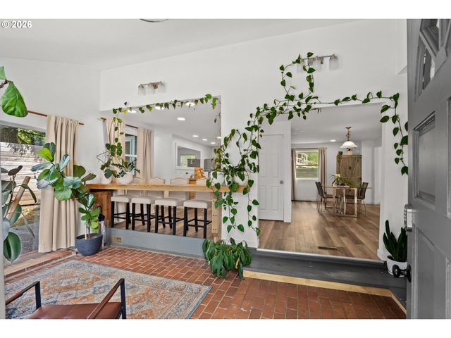 12330 Sw 60TH Ave, Portland, OR 97219