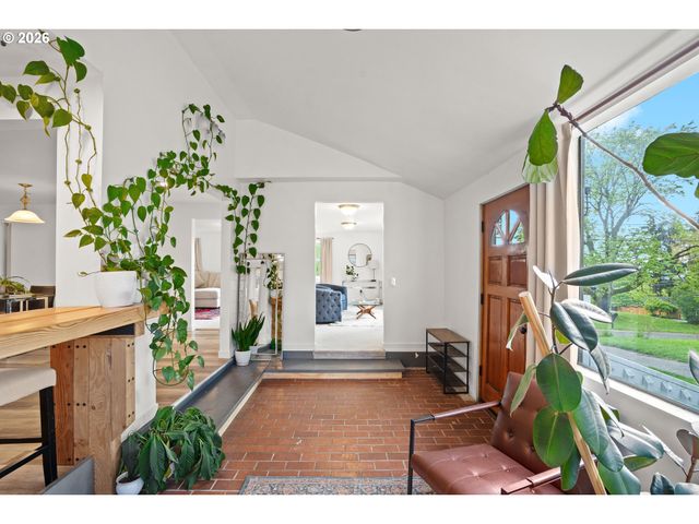 12330 Sw 60TH Ave, Portland, OR 97219