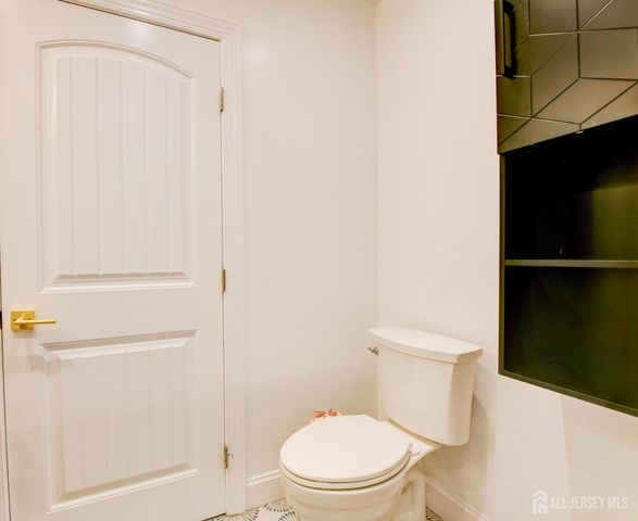 50 Chestnut St Street, Edison, NJ 08817