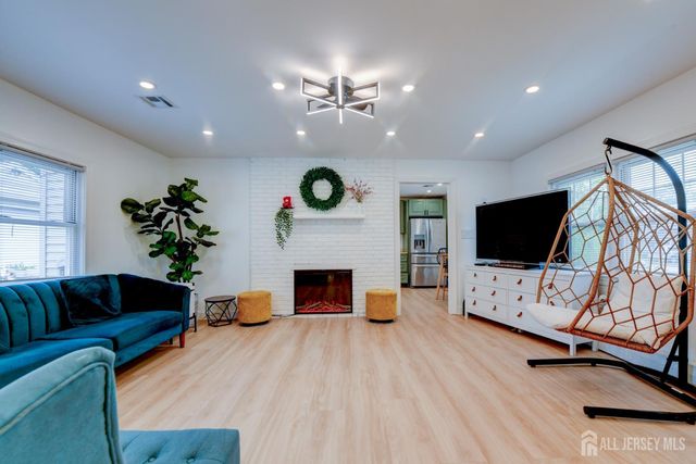 50 Chestnut St Street, Edison, NJ 08817