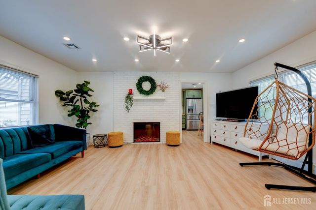 50 Chestnut St Street, Edison, NJ 08817