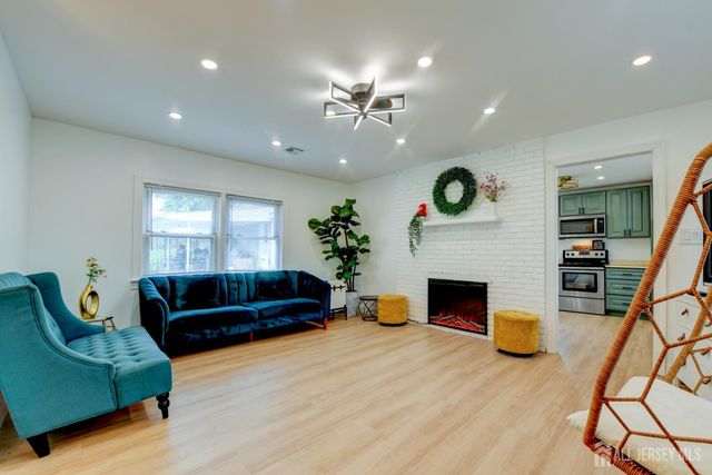 50 Chestnut St Street, Edison, NJ 08817