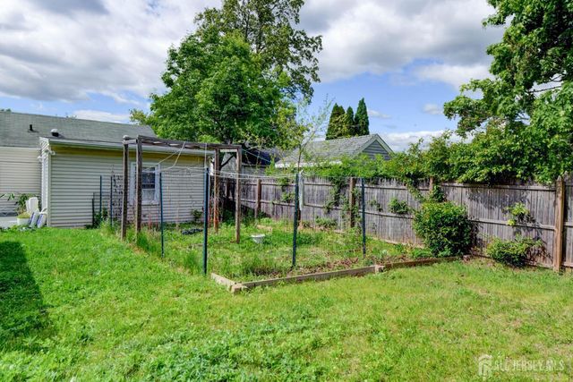 50 Chestnut St Street, Edison, NJ 08817