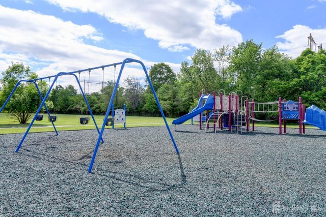50 Chestnut St Street, Edison, NJ 08817