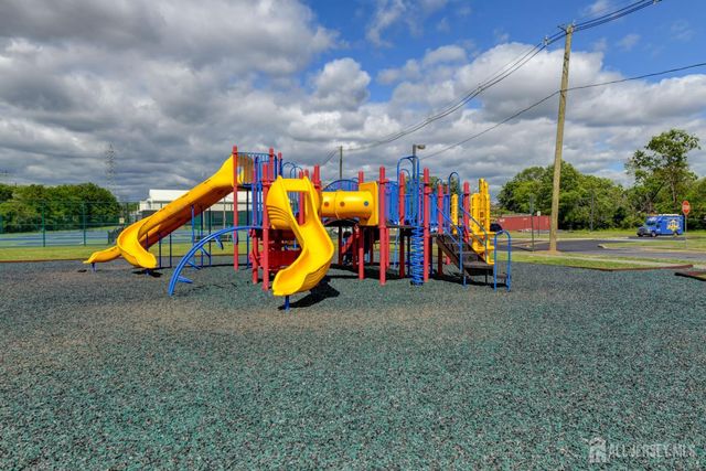 50 Chestnut St Street, Edison, NJ 08817