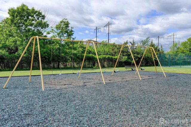 50 Chestnut St Street, Edison, NJ 08817
