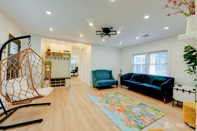 50 Chestnut St Street, Edison, NJ 08817