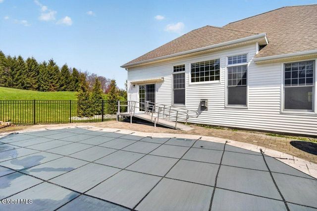 1 Conway Circle, Colonie, NY 12211