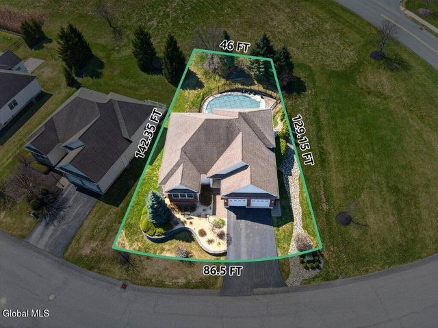 1 Conway Circle, Colonie, NY 12211