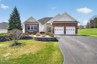 1 Conway Circle, Colonie, NY 12211
