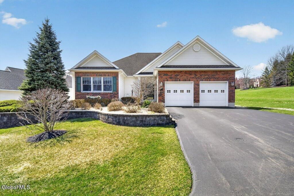 1 Conway Circle, Colonie, NY 12211