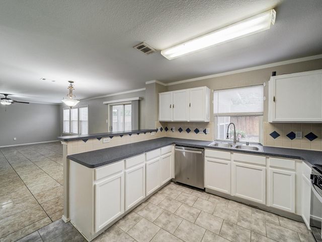 812 Sussex Drive, Mckinney, TX 75071