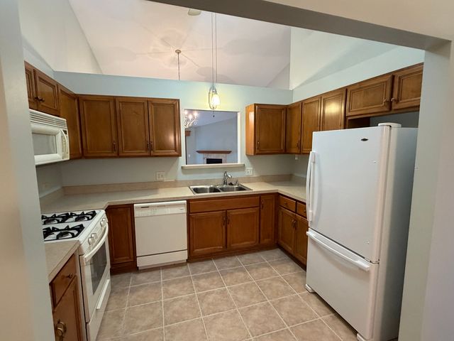 2530 Par Four Court C, Joliet, IL 60436