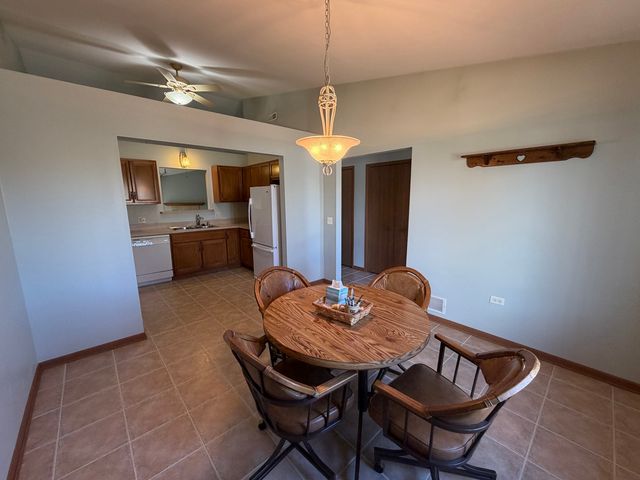 2530 Par Four Court C, Joliet, IL 60436