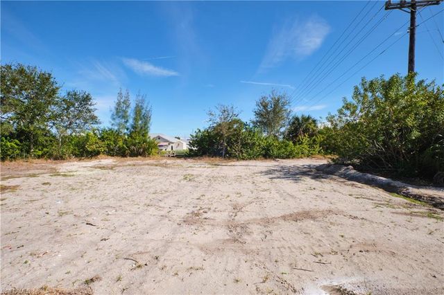 201 SW 40th ST, Cape Coral, FL 33914