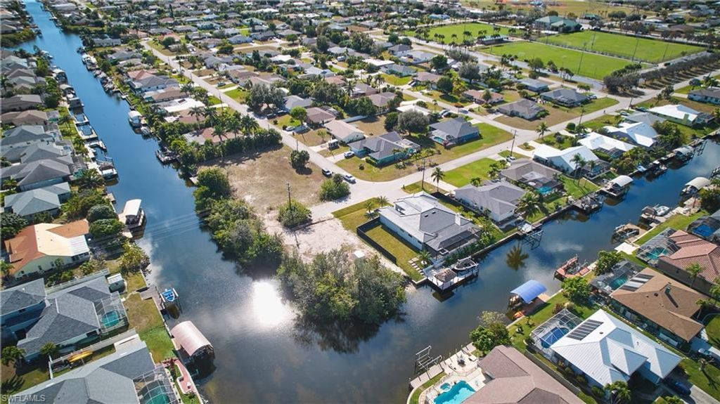 201 SW 40th ST, CAPE CORAL, FL 33914 — photo 2