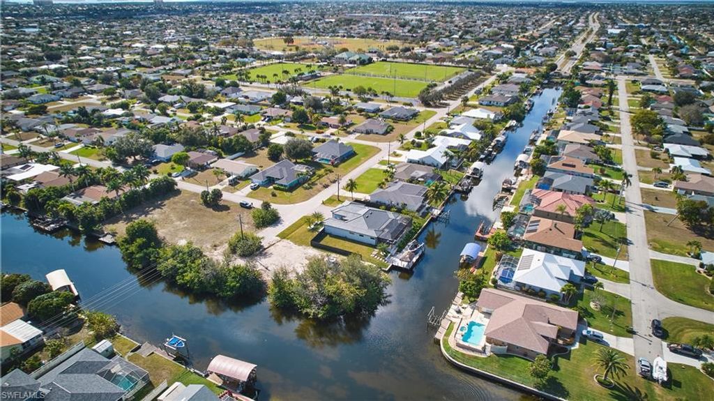 201 SW 40th ST, CAPE CORAL, FL 33914 — photo 4