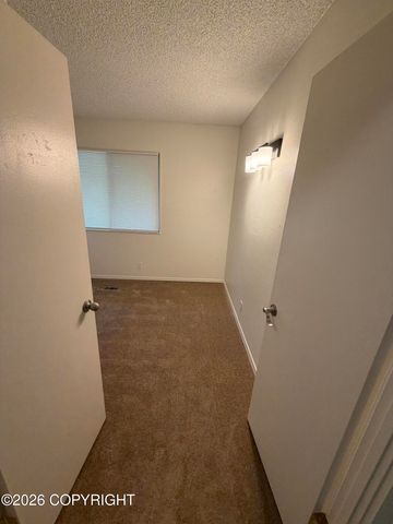 1225 Elegante Lane, Anchorage, AK 99501
