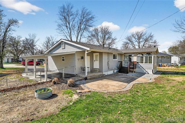 2221 Bentley Manor Drive, Fenton, MO 63026