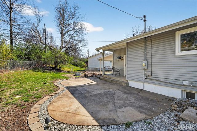 2221 Bentley Manor Drive, Fenton, MO 63026