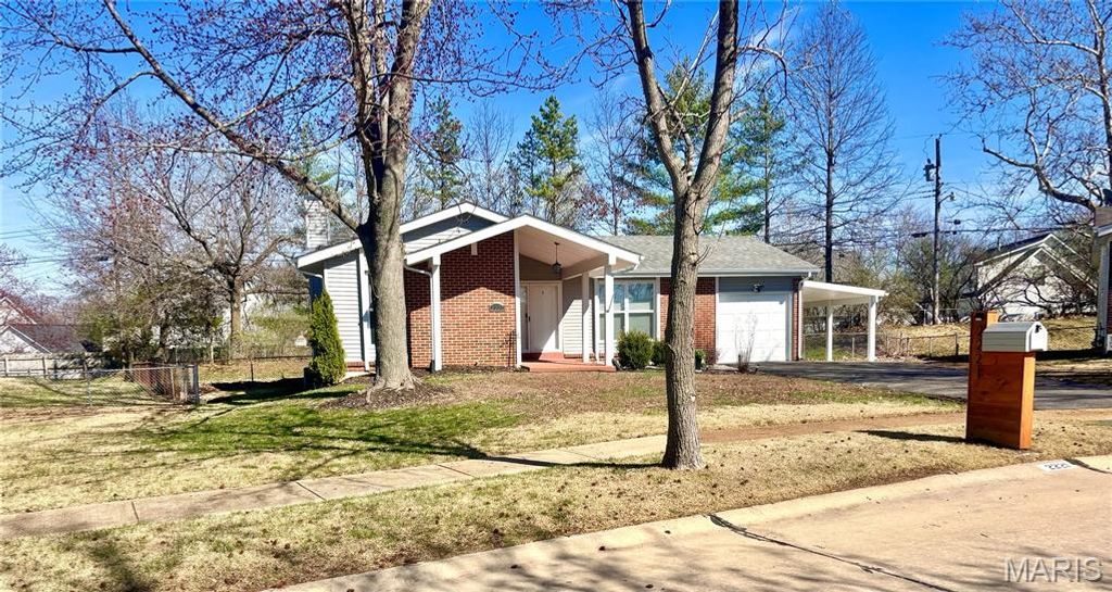 2221 Bentley Manor Drive, Fenton, MO 63026