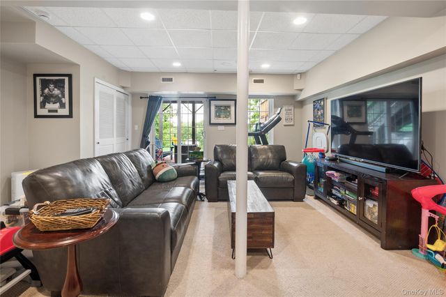 2702 Watch Hill Drive, Tarrytown, NY 10591
