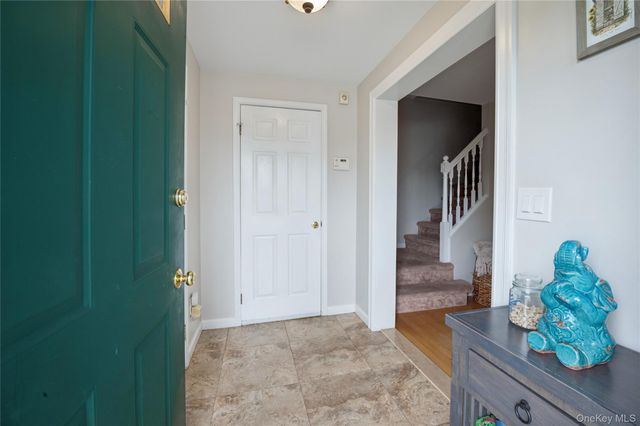 2702 Watch Hill Drive, Tarrytown, NY 10591