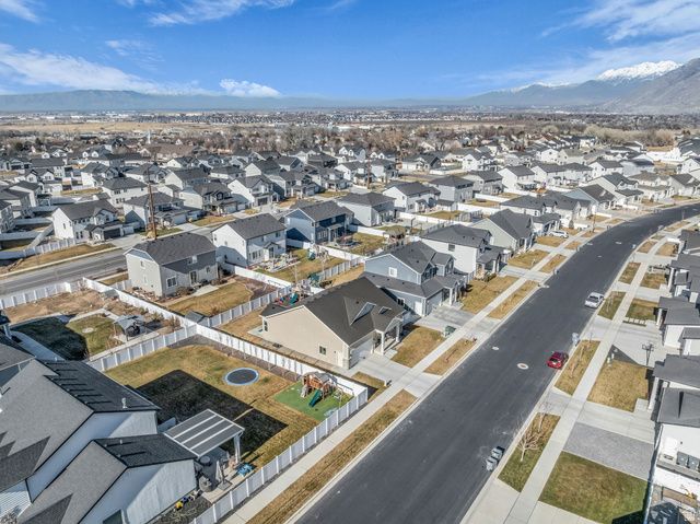 141 N PINNACLE AVE, Mapleton, UT 84664