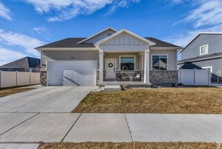 141 N PINNACLE AVE, Mapleton, UT 84664