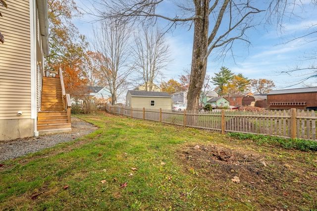 2 Alnette Rd, Merrimac, MA 01860