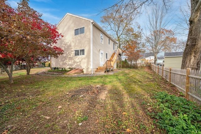 2 Alnette Rd, Merrimac, MA 01860