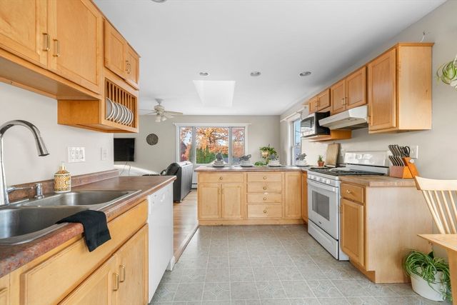 2 Alnette Rd, Merrimac, MA 01860