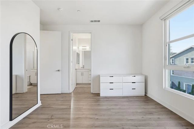 2700 E Chaucer 13, Los Angeles, CA 90065