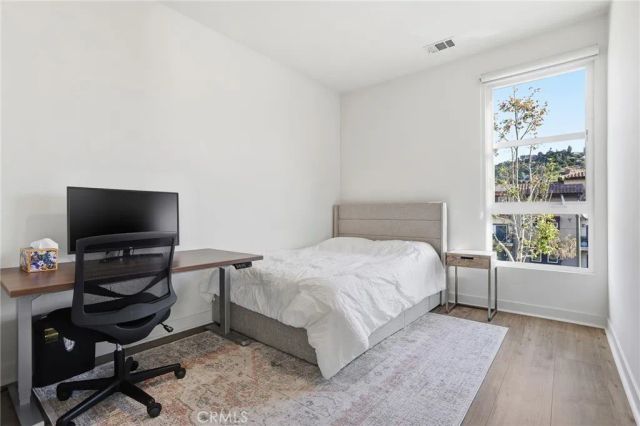 2700 E Chaucer 13, Los Angeles, CA 90065