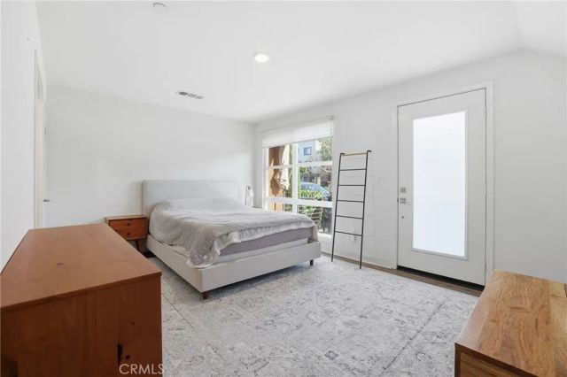 2700 E Chaucer 13, Los Angeles, CA 90065