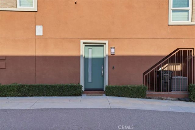 2700 E Chaucer 13, Los Angeles, CA 90065