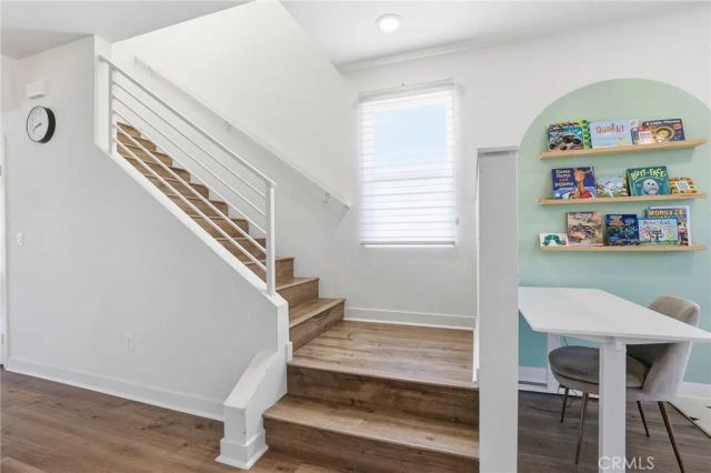 2700 E Chaucer 13, Los Angeles, CA 90065