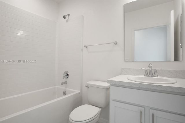 811 SE Seahouse Dr, Port St. Lucie, FL 34983