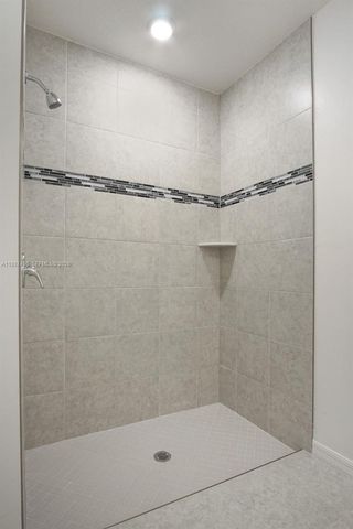 811 SE Seahouse Dr, Port St. Lucie, FL 34983