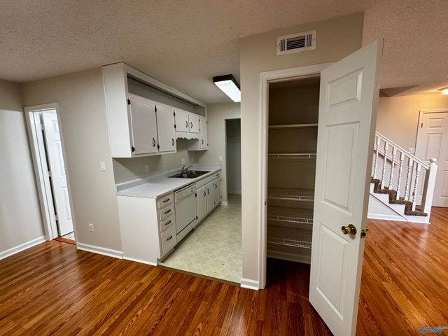 1775 Jeff Road A, Huntsville, AL 35806