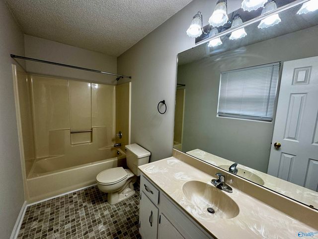 1775 Jeff Road A, Huntsville, AL 35806