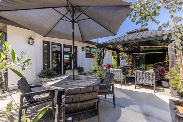 8675 Glenwick Lane, La Jolla, CA 92037