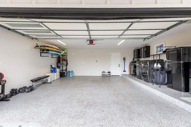 8675 Glenwick Lane, La Jolla, CA 92037
