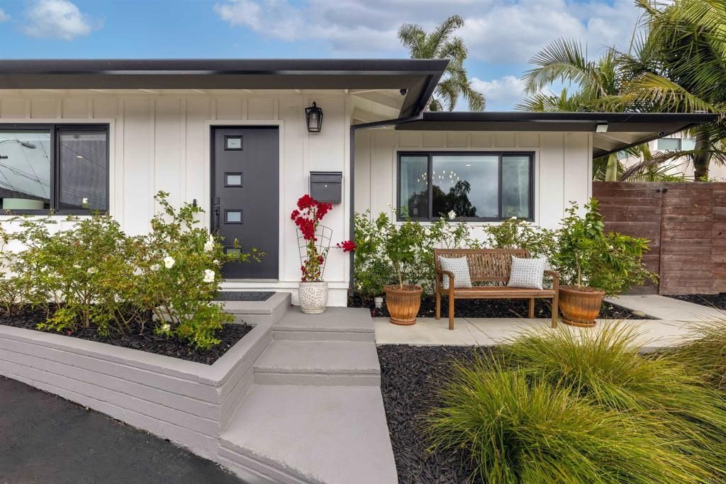 8675 Glenwick Lane, La Jolla, CA 92037