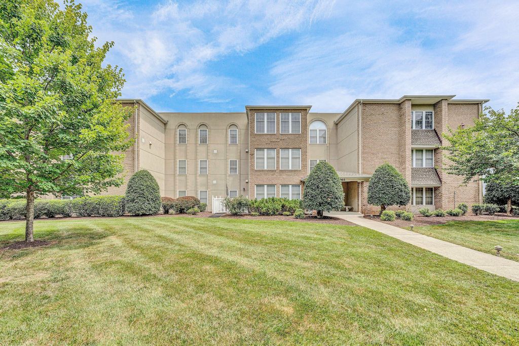 4865 Glen Ivy LN # 208, Roanoke, VA 24015